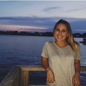 Meet your Posher, Rebecca